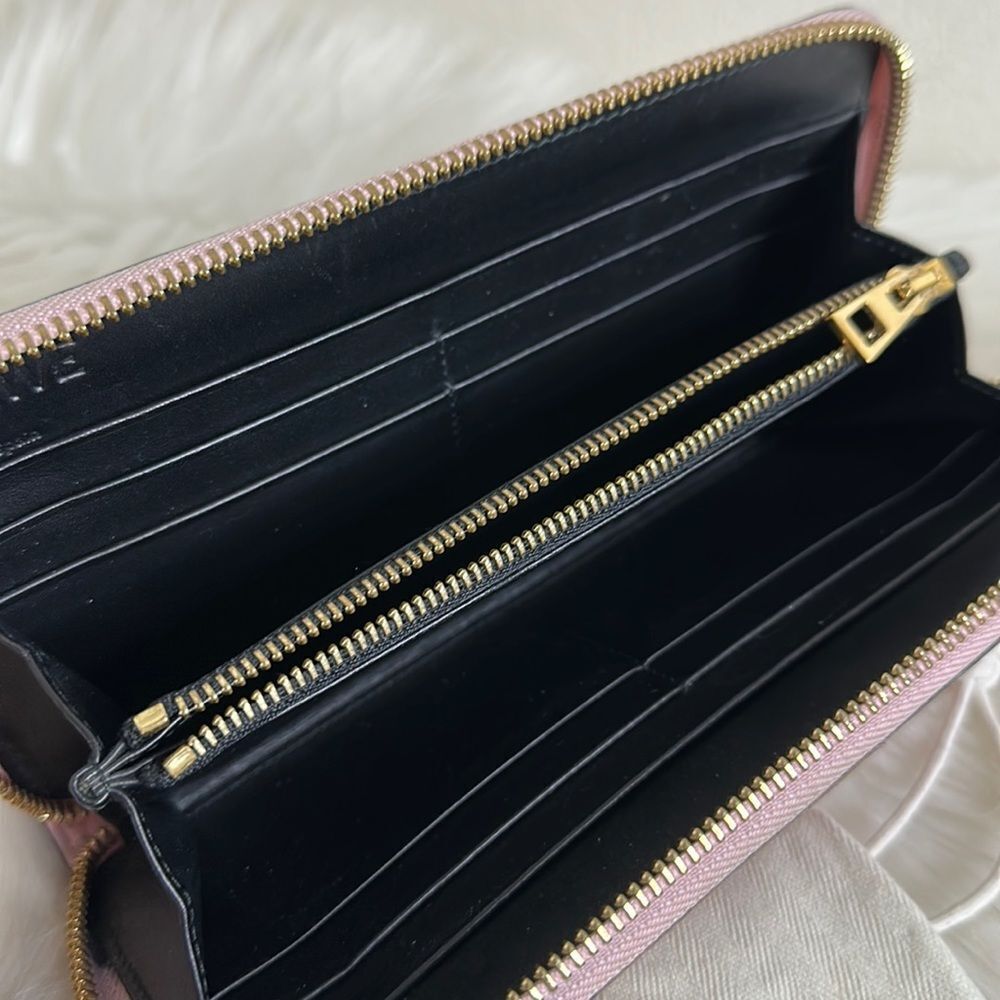 💯Authentic LOEWE PINK EMBOSSED  Long WALLET 🍀 - Picture 13 of 16